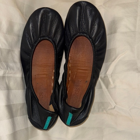 Tieks Shoes - Tieks Black Leather Ballet Flats with Teal Heel Tab Accent